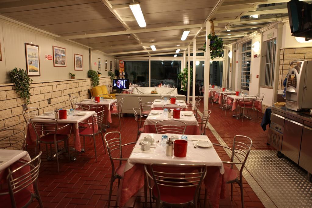 Hotel Parigi Rimini Luaran gambar