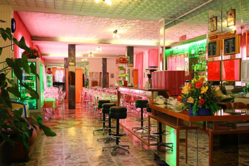 Hotel Parigi Rimini Luaran gambar