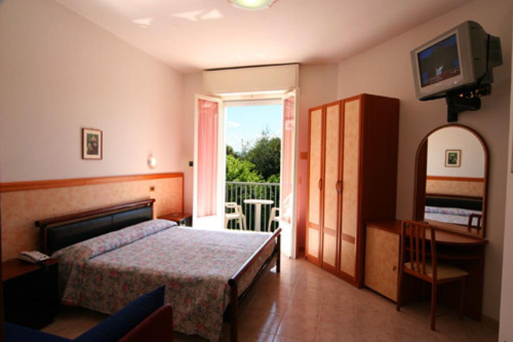 Hotel Parigi Rimini Luaran gambar