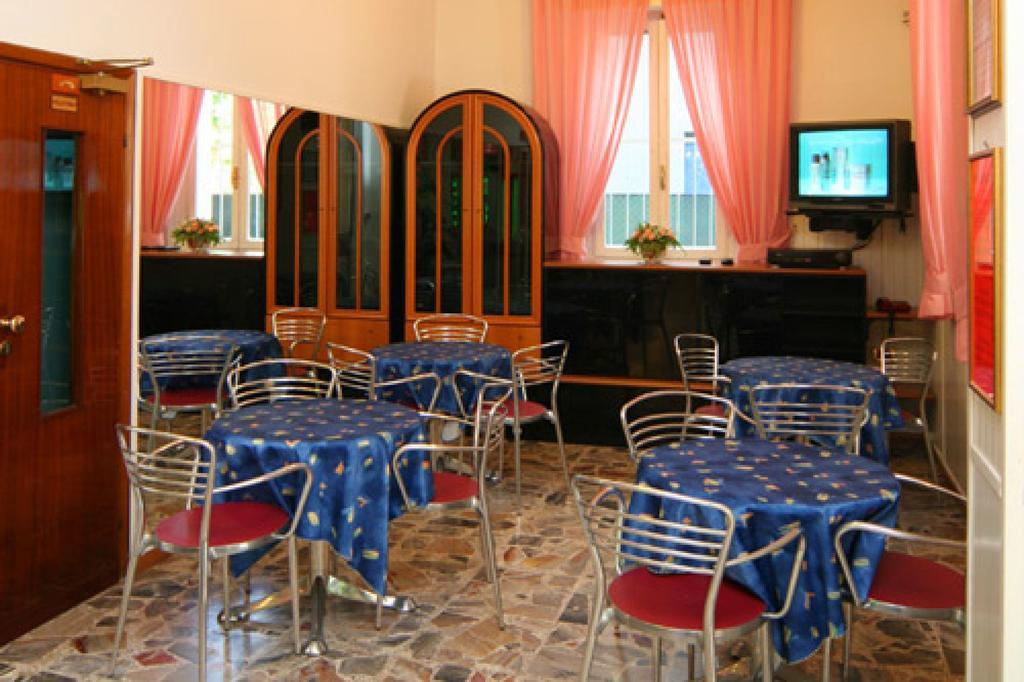 Hotel Parigi Rimini Luaran gambar
