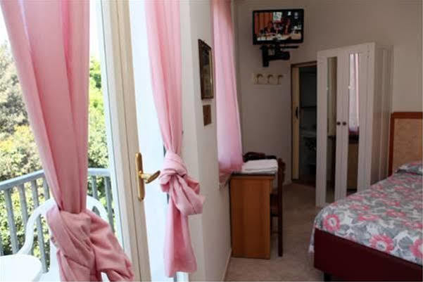 Hotel Parigi Rimini Luaran gambar
